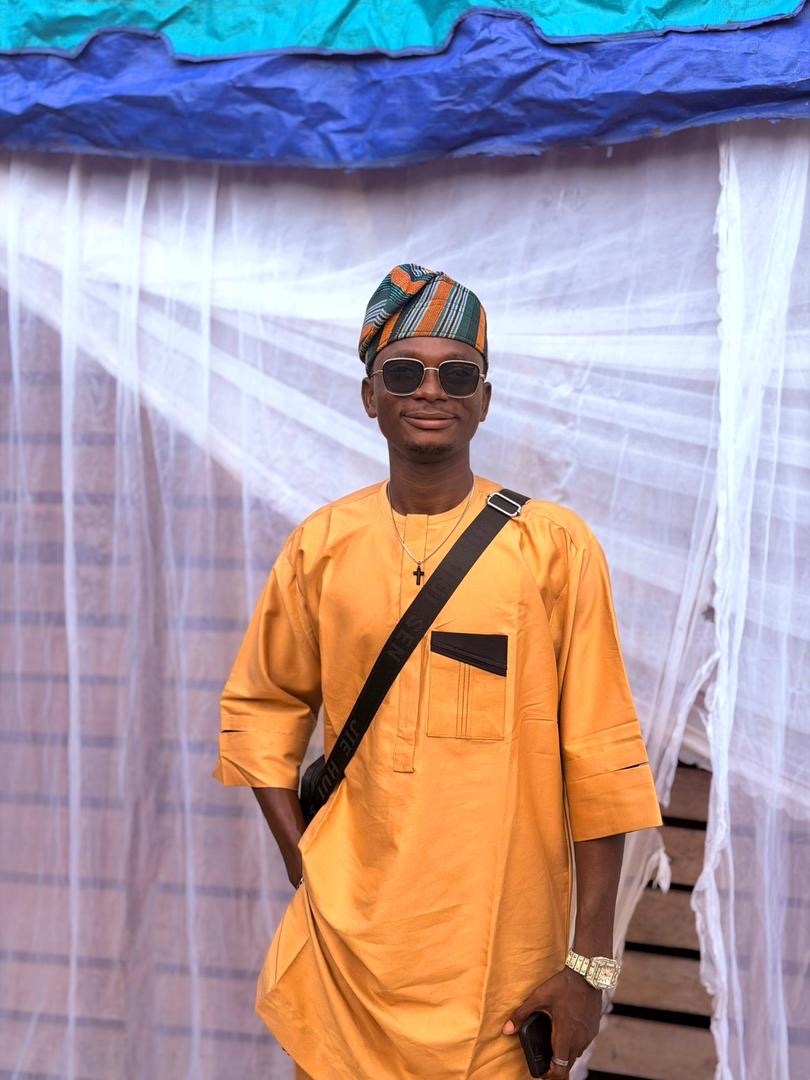 WHETO SESEDE OLUSHOLA