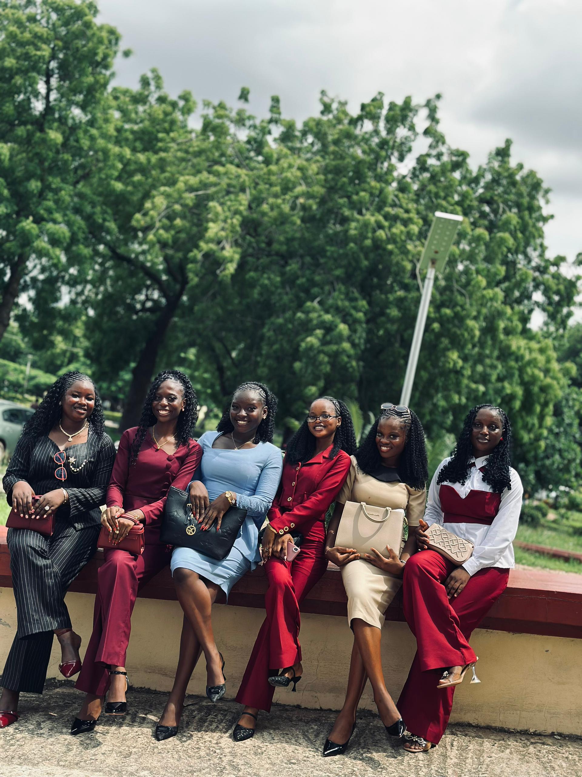 DIAMOND DIVAS